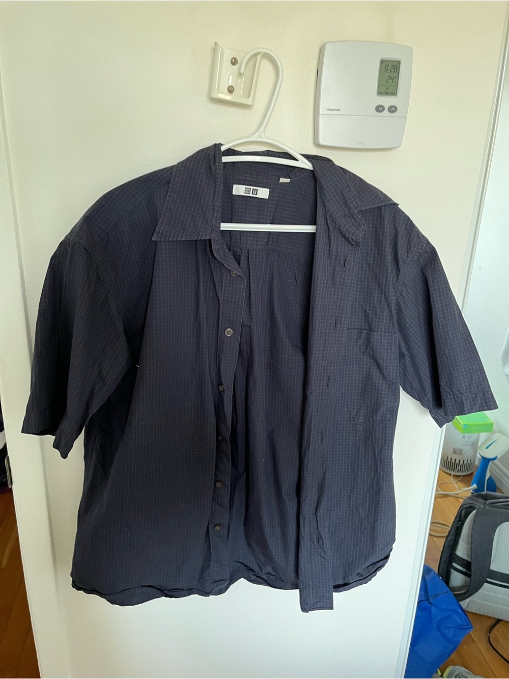 Uniqlo Men's Short-Sleeve Shirt Jacket in Dark Charcoal